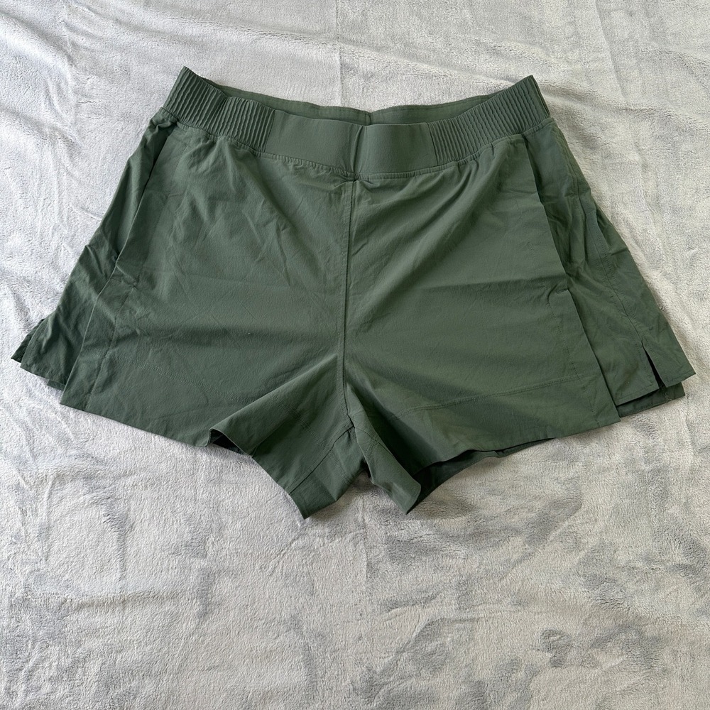 Lululemon Womens High Rise Smocked Waist Athletic Shorts Army Green XL